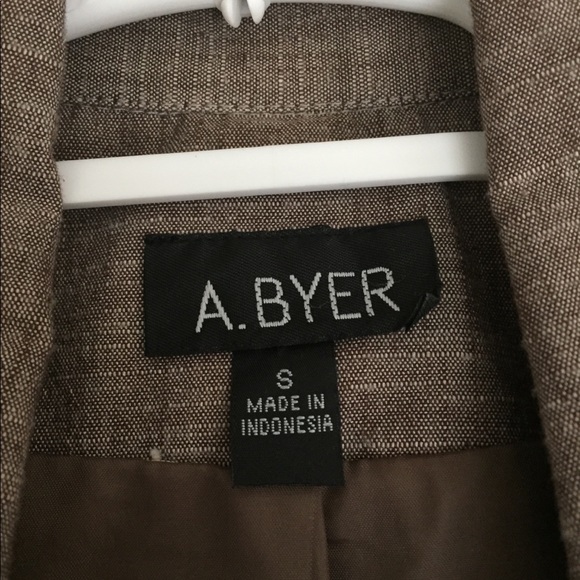 A. Byer Short Sleeved Jacket - Picture 3 of 7